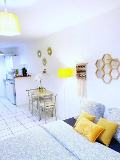 Studio A 5 Mn A Pied De La Gare Saint-Roch Montpellier Exterior photo